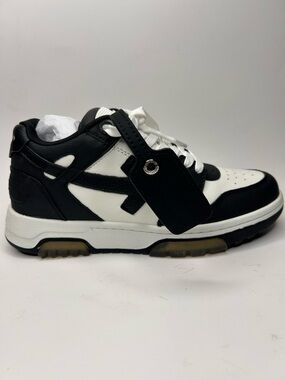 New I Box Black and White Out of office Sneakers Womens Sz 8